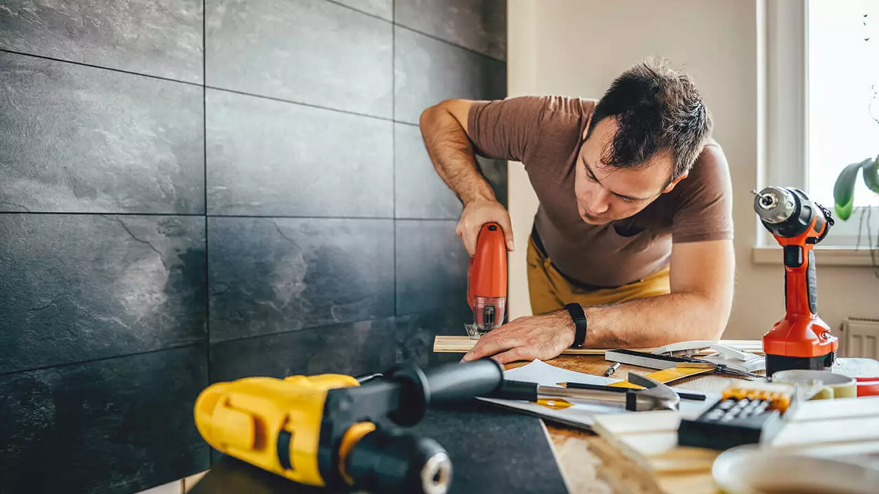What are the benefits of hiring handyman services?